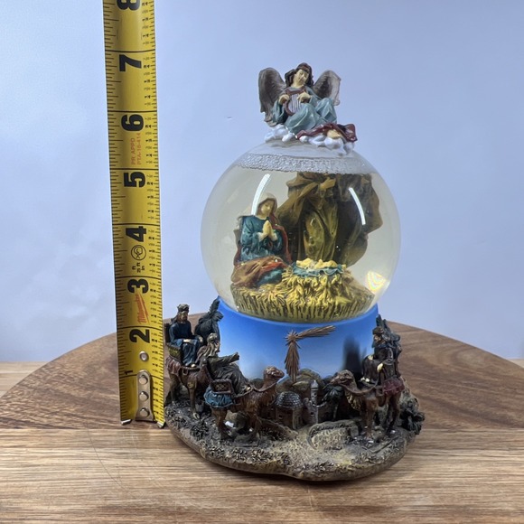 San Francisco Music Box Co. Holy Family Musical Globe O Little Town of Bethlehem - Picture 12 of 14